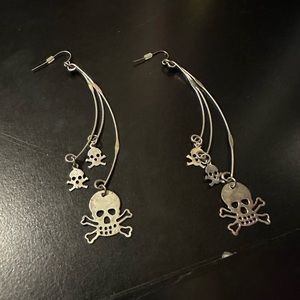 Skull earrings